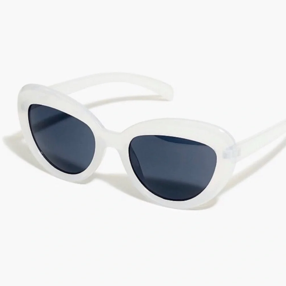J.CREW CAT-EYE SUNGLASSES PEARL WHITE SUNNIES RETRO LIKE NEW ☀️ - Picture 4 of 4